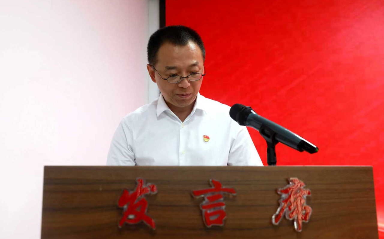 5.武汉监测中心党支部副书记彭辉领学.jpg
